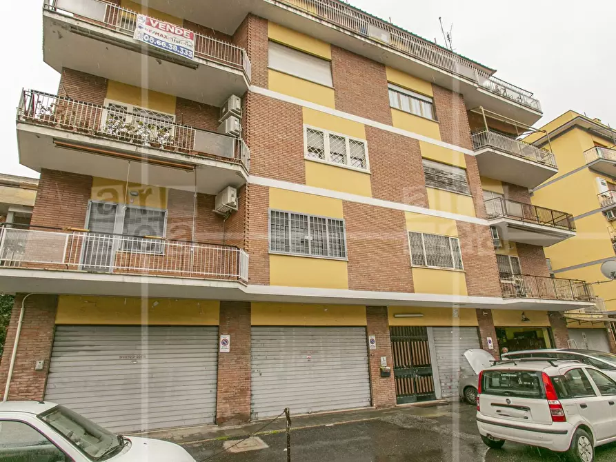 Immagine 24 di Appartamento in vendita  in Via Delle Sequoie a Roma