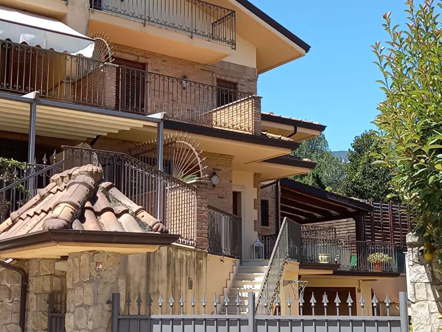 Immagine 2 di Casa bifamiliare in vendita  in Sant'Eustachio Pennini a Avellino