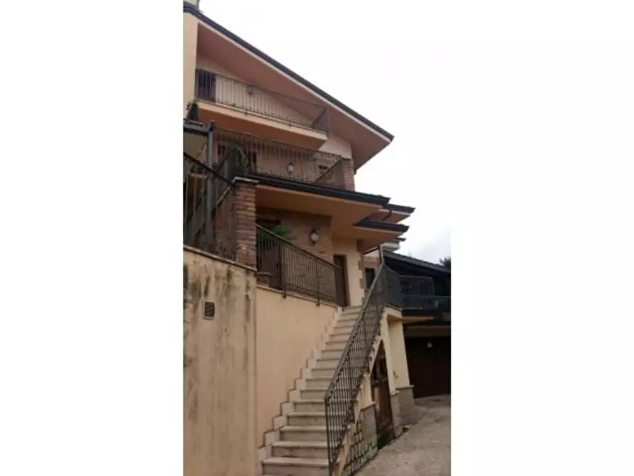 Immagine 17 di Casa bifamiliare in vendita  in Sant'Eustachio Pennini a Avellino