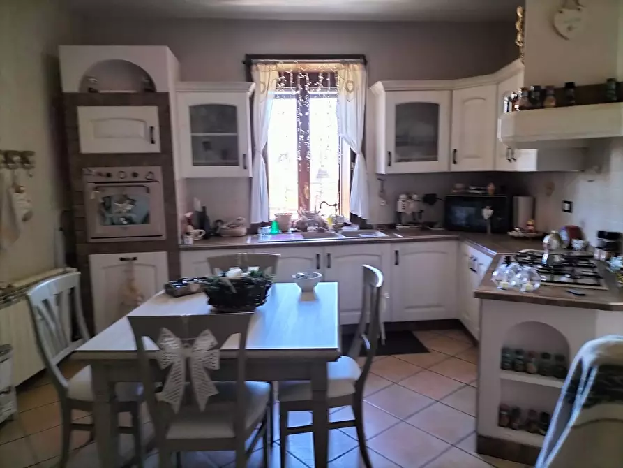 Immagine 4 di Casa indipendente in vendita  in via roma a Capriglia Irpina