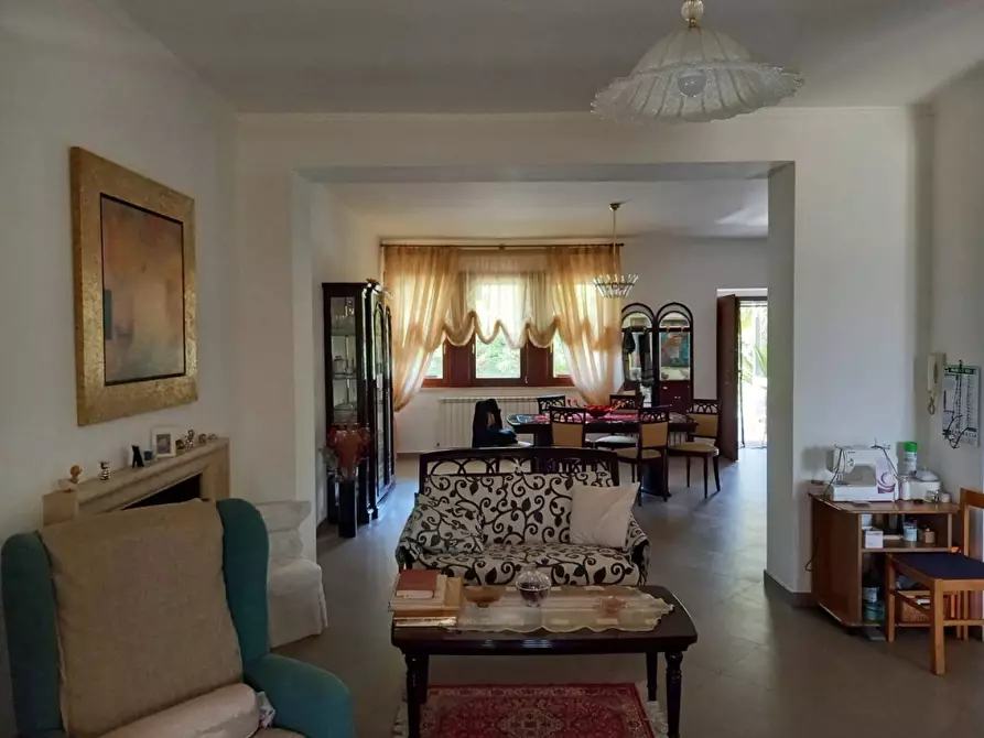 Immagine 13 di Casa bifamiliare in vendita  in Archi a Avellino