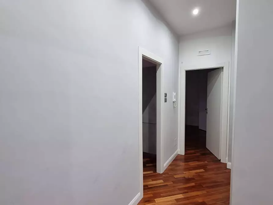 Immagine 10 di Appartamento in vendita  in via di vittorio a Avellino