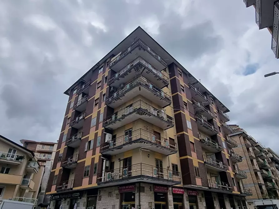 Immagine 1 di Appartamento in vendita  in via pescatori a Avellino