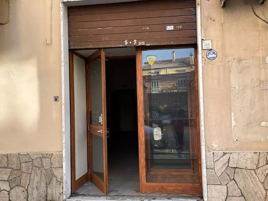 Immagine 4 di Locale commerciale in affitto  in via Guarini a Avellino