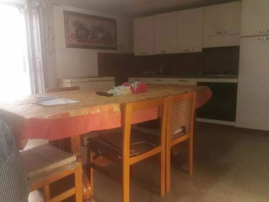 Immagine 3 di Locale commerciale in vendita  in VIA AMENDOLA a Pagani