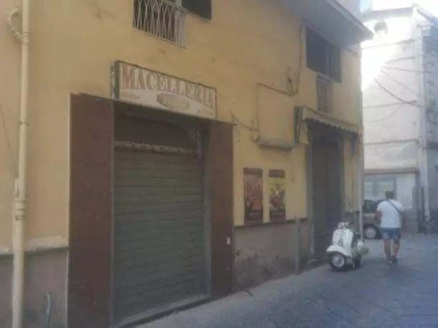 Immagine 5 di Locale commerciale in vendita  in VIA AMENDOLA a Pagani