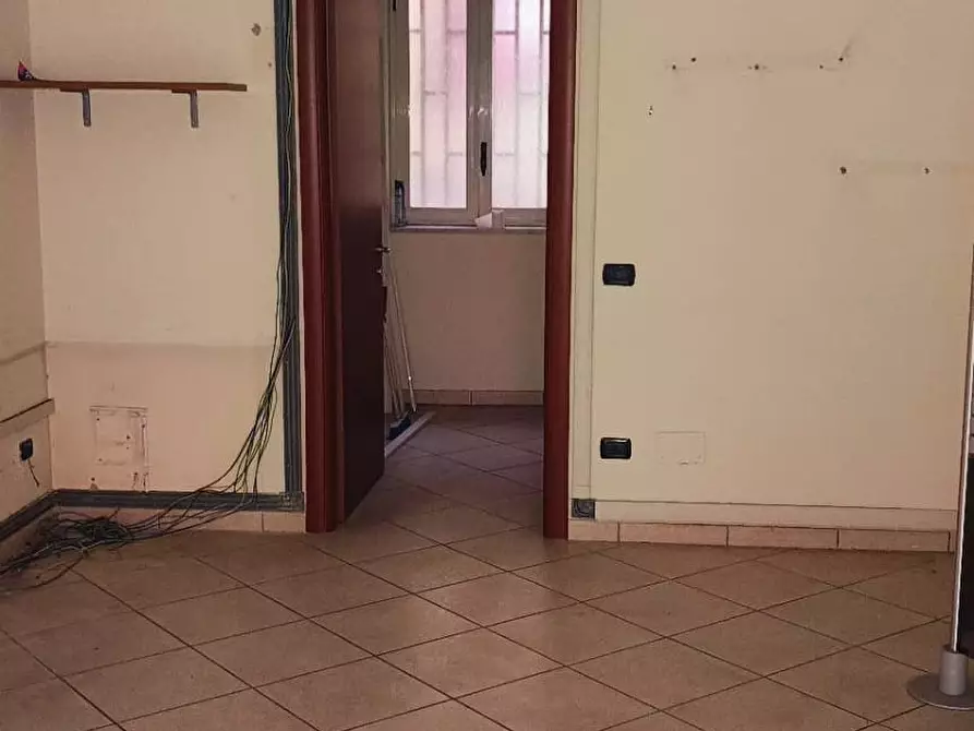 Immagine 6 di Locale commerciale in affitto  a Nocera Inferiore