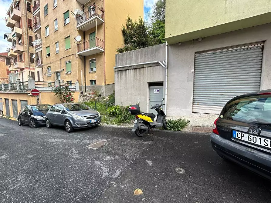 Immagine 1 di Box auto in vendita  in Via GOZO a Savona