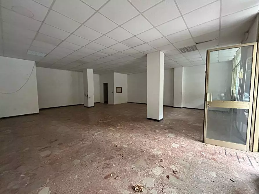 Immagine 4 di Attività commerciale in vendita  in VIA LEALE a Calizzano