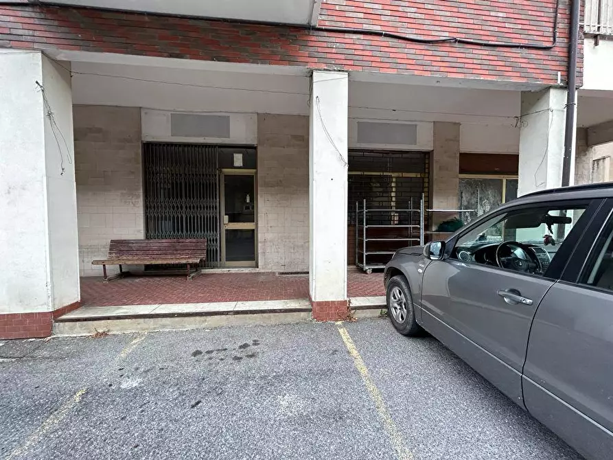 Immagine 7 di Attività commerciale in vendita  in VIA LEALE a Calizzano