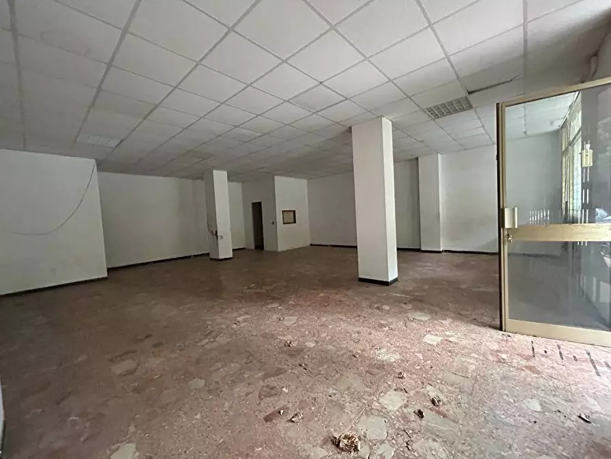 Immagine 5 di Attività commerciale in vendita  in VIA LEALE a Calizzano