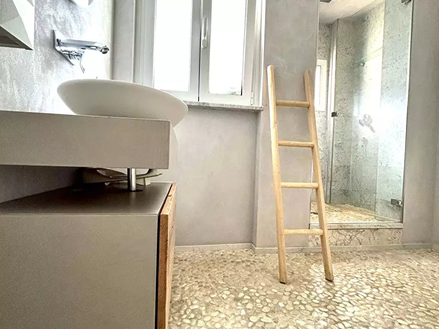 Immagine 30 di Appartamento in vendita  in Via Orazio Grassi a Savona