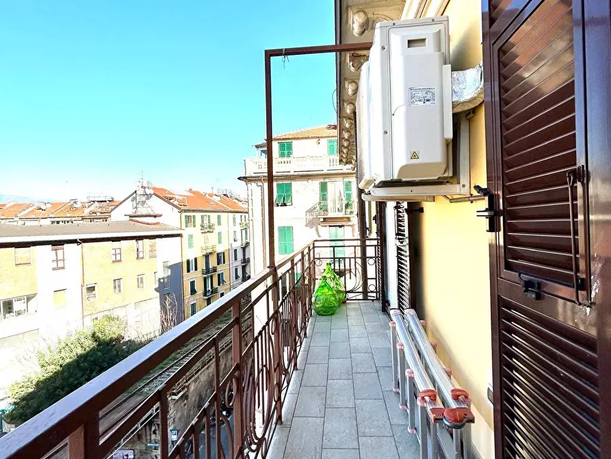 Immagine 7 di Appartamento in vendita  in Via Orazio Grassi a Savona