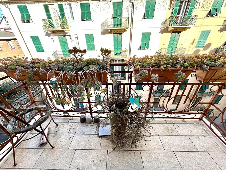 Immagine 14 di Appartamento in vendita  in Via Orazio Grassi a Savona