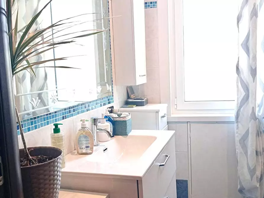 Immagine 17 di Appartamento in vendita  in Via Argentina Altobelli a Savona