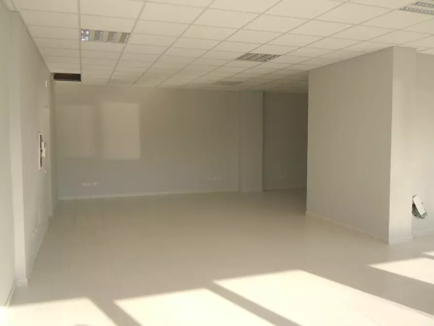 Immagine 4 di Ufficio in affitto  in Viale Magna Grecia a Catanzaro