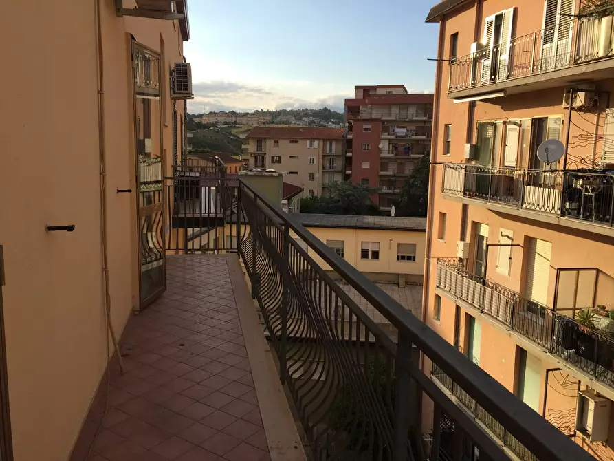 Immagine 16 di Appartamento in affitto  in via Cristoforo Colombo a Catanzaro