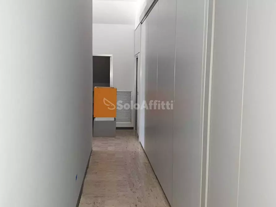 Immagine 6 di Ufficio in affitto  in viale Magna Grecia a Catanzaro