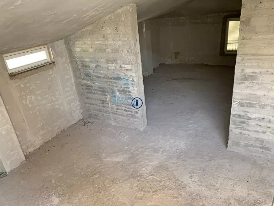 Immagine 10 di Appartamento in vendita  in Via Dei Giardini Reali a Caserta