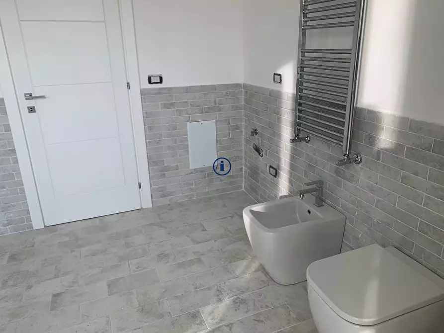 Immagine 18 di Appartamento in vendita  in Via Dei Giardini Reali a Caserta