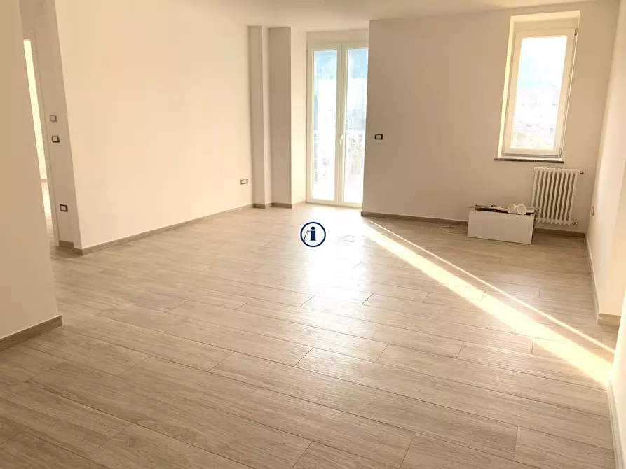 Immagine 25 di Appartamento in vendita  in Via Dei Giardini Reali a Caserta