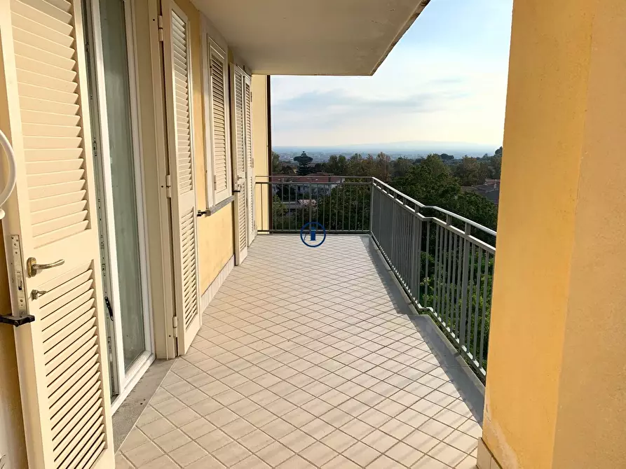 Immagine 26 di Appartamento in vendita  in Via Dei Giardini Reali a Caserta