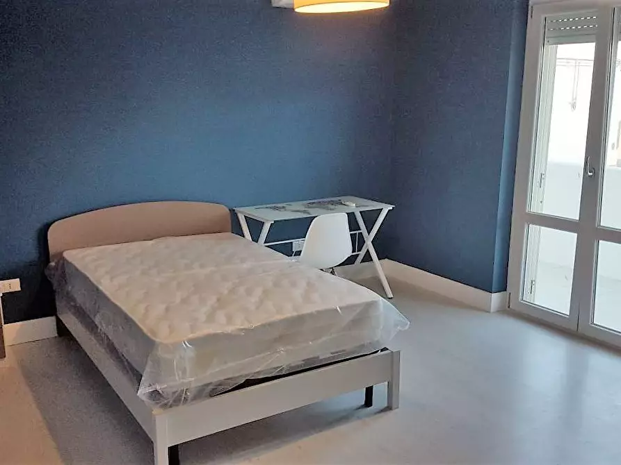 Immagine 6 di Camera in affitto  in Via Enrico Aristippo a Catanzaro