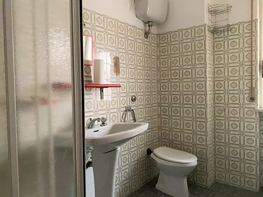 Immagine 17 di Camera in affitto  in via San Brunone di Colonia a Catanzaro