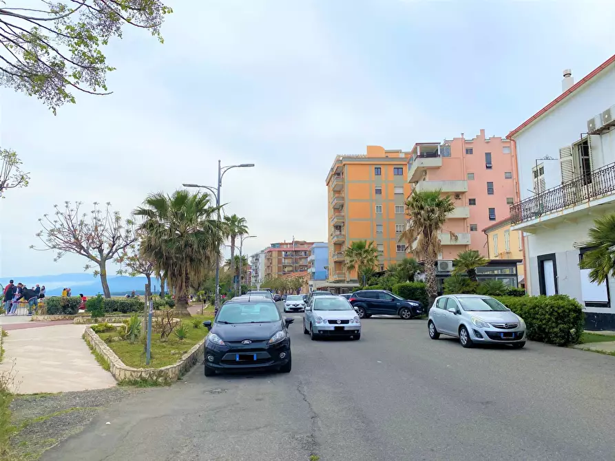 Immagine 16 di Palazzo in vendita  in via Lungomare Stefano Pugliese a Catanzaro