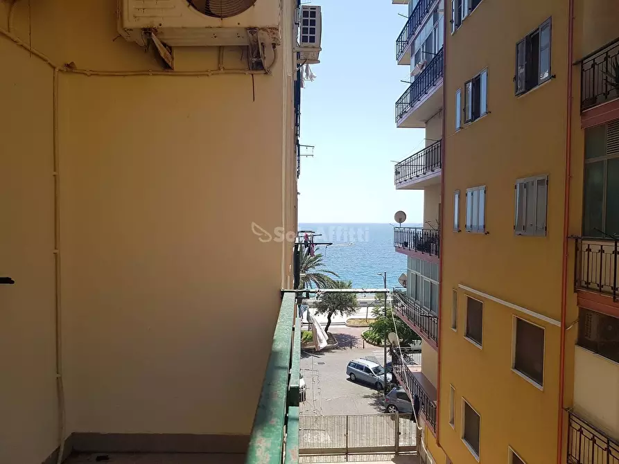 Immagine 1 di Appartamento in affitto  in via Lungomare a Catanzaro