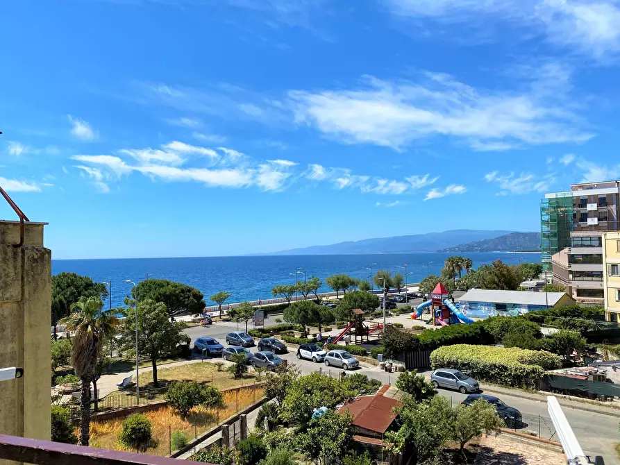 Immagine 2 di Appartamento in affitto  in via Lungomare Stefano Pugliese a Catanzaro