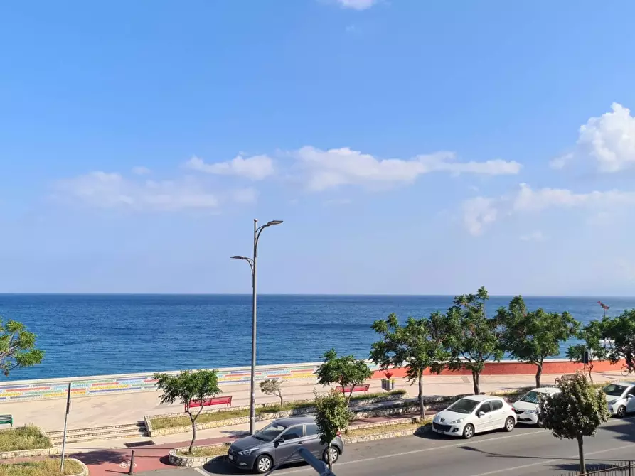 Immagine 1 di Appartamento in affitto  in via Francesco Caracciolo a Catanzaro