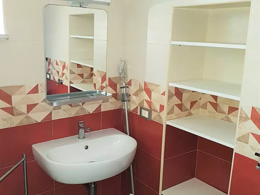 Immagine 11 di Palazzo in affitto  in via del progresso a Catanzaro