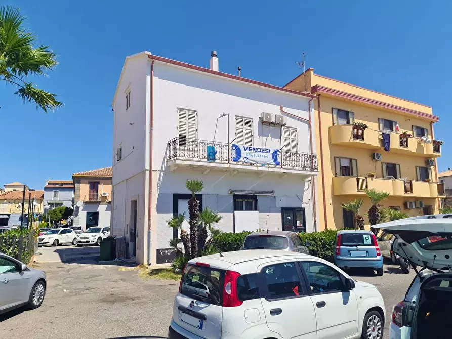 Immagine 15 di Palazzo in vendita  in via Lungomare Stefano Pugliese a Catanzaro