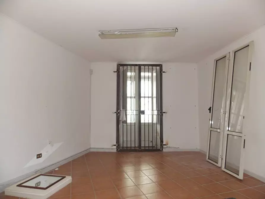 Immagine 4 di Negozio in affitto  in CORSO MAZZINI a Catanzaro