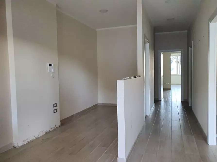 Immagine 4 di Ufficio in affitto  in C.da Donnantona a Borgia