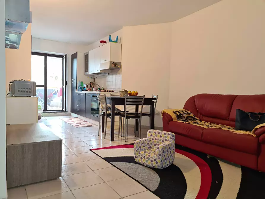 Immagine 1 di Appartamento in affitto  in Via Giuditta Levato a Borgia