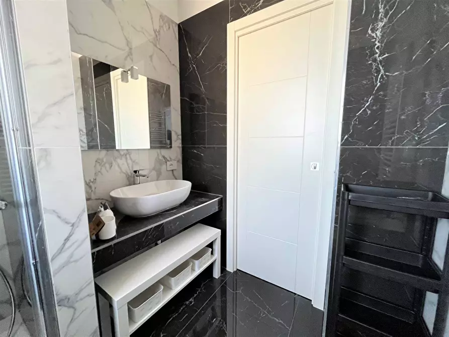 Immagine 8 di Appartamento in affitto  in Viale Crotone a Catanzaro