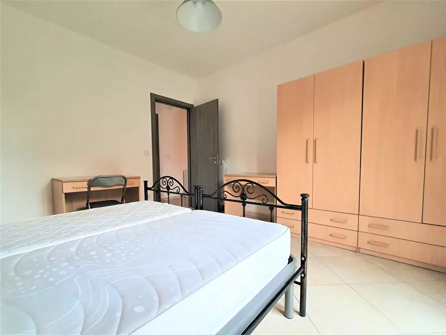 Immagine 11 di Camera in affitto  in Viale Crotone a Catanzaro