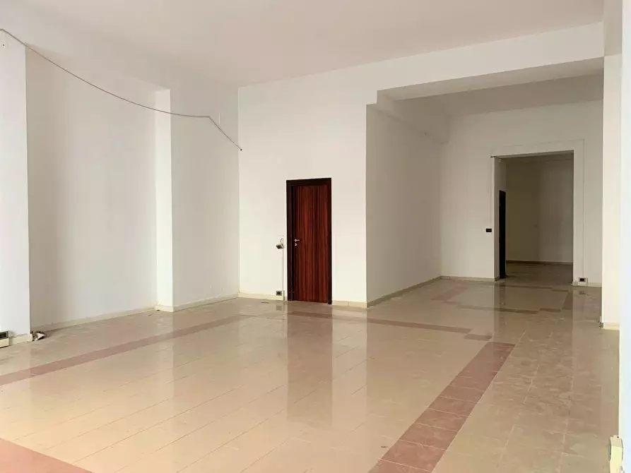 Immagine 1 di Negozio in affitto  in via Educandato a Catanzaro