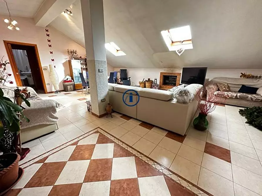 Immagine 1 di Appartamento in vendita  in Via Barducci a Caserta