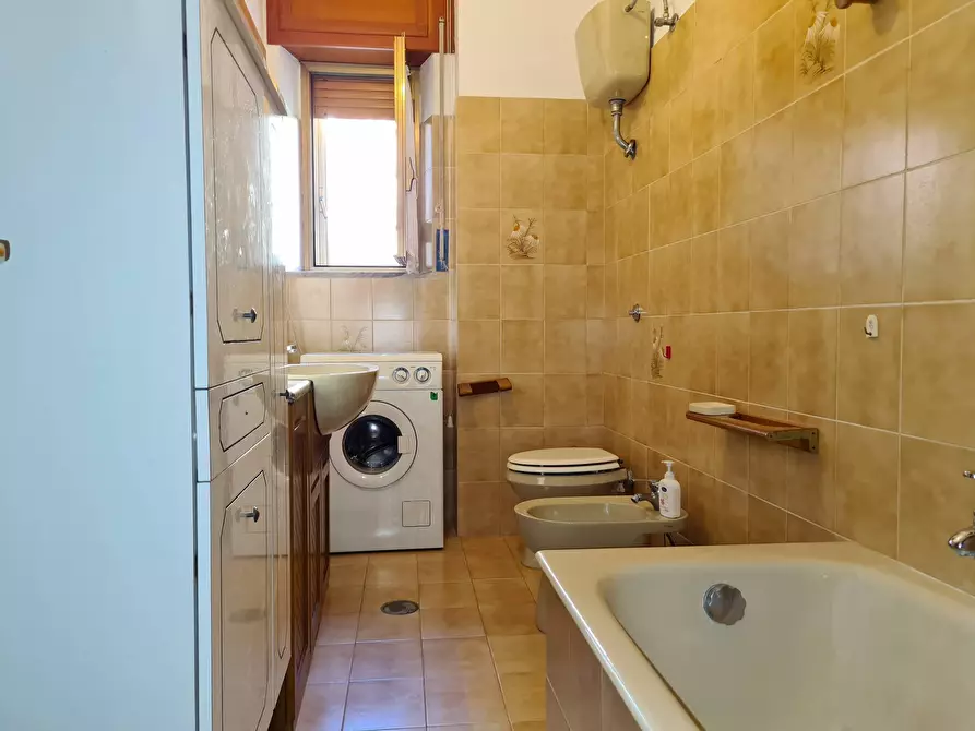 Immagine 9 di Appartamento in affitto  in Via Cristoforo Colombo a Catanzaro