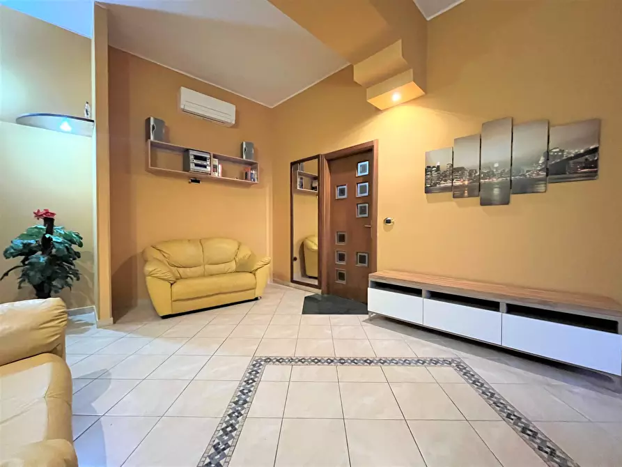 Immagine 1 di Appartamento in affitto  in Piazza Anita Garibaldi a Catanzaro