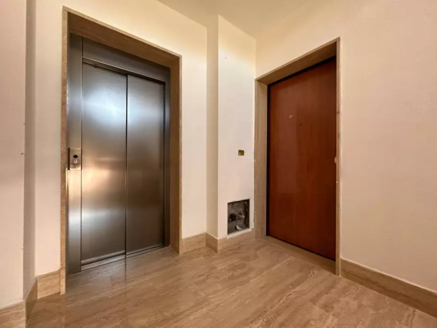 Immagine 11 di Appartamento in vendita  in Via Armando Fares a Catanzaro