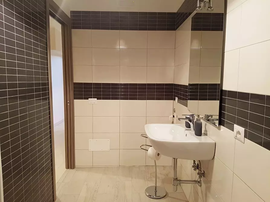 Immagine 17 di Appartamento in affitto  in Viale Europa a Catanzaro