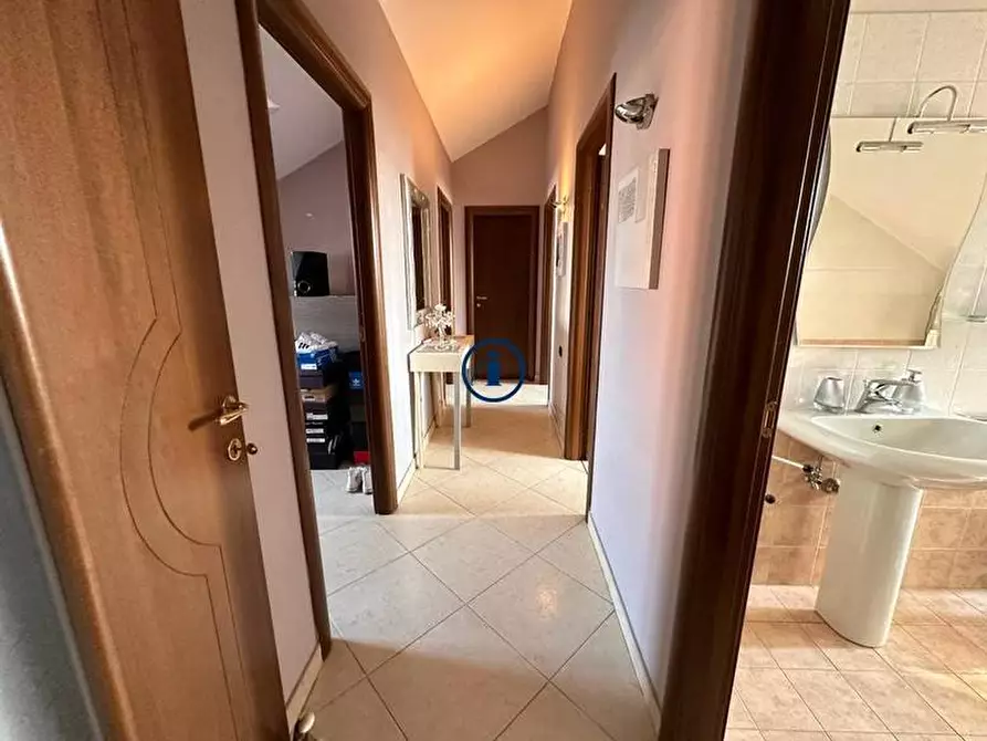 Immagine 13 di Appartamento in vendita  in Via Gabriele D'Annunzio a San Nicola La Strada