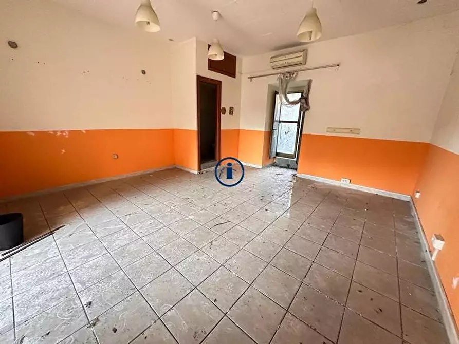 Immagine 3 di Negozio in vendita  in Via San Nicola a Caserta