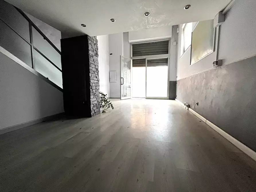 Immagine 5 di Negozio in vendita  in Via Corace a Catanzaro