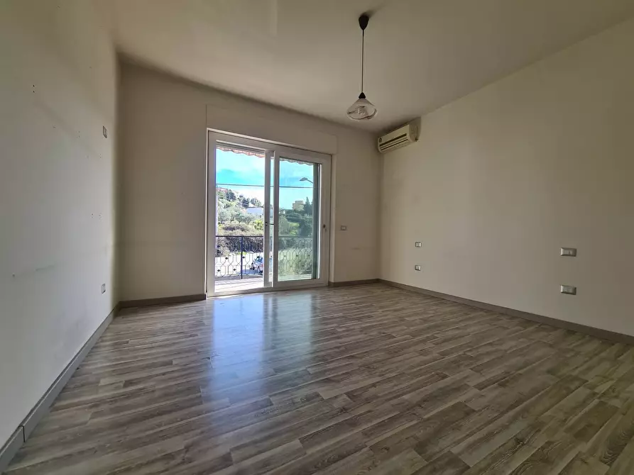 Immagine 7 di Appartamento in vendita  in Viale Magna Grecia a Catanzaro