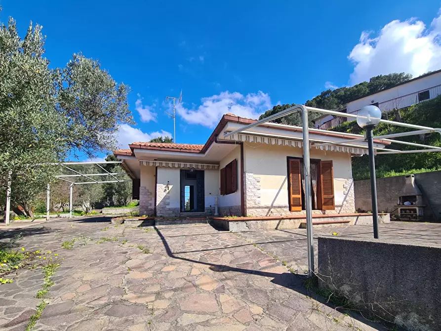 Immagine 1 di Villa in vendita  in Via Ferraina a Settingiano